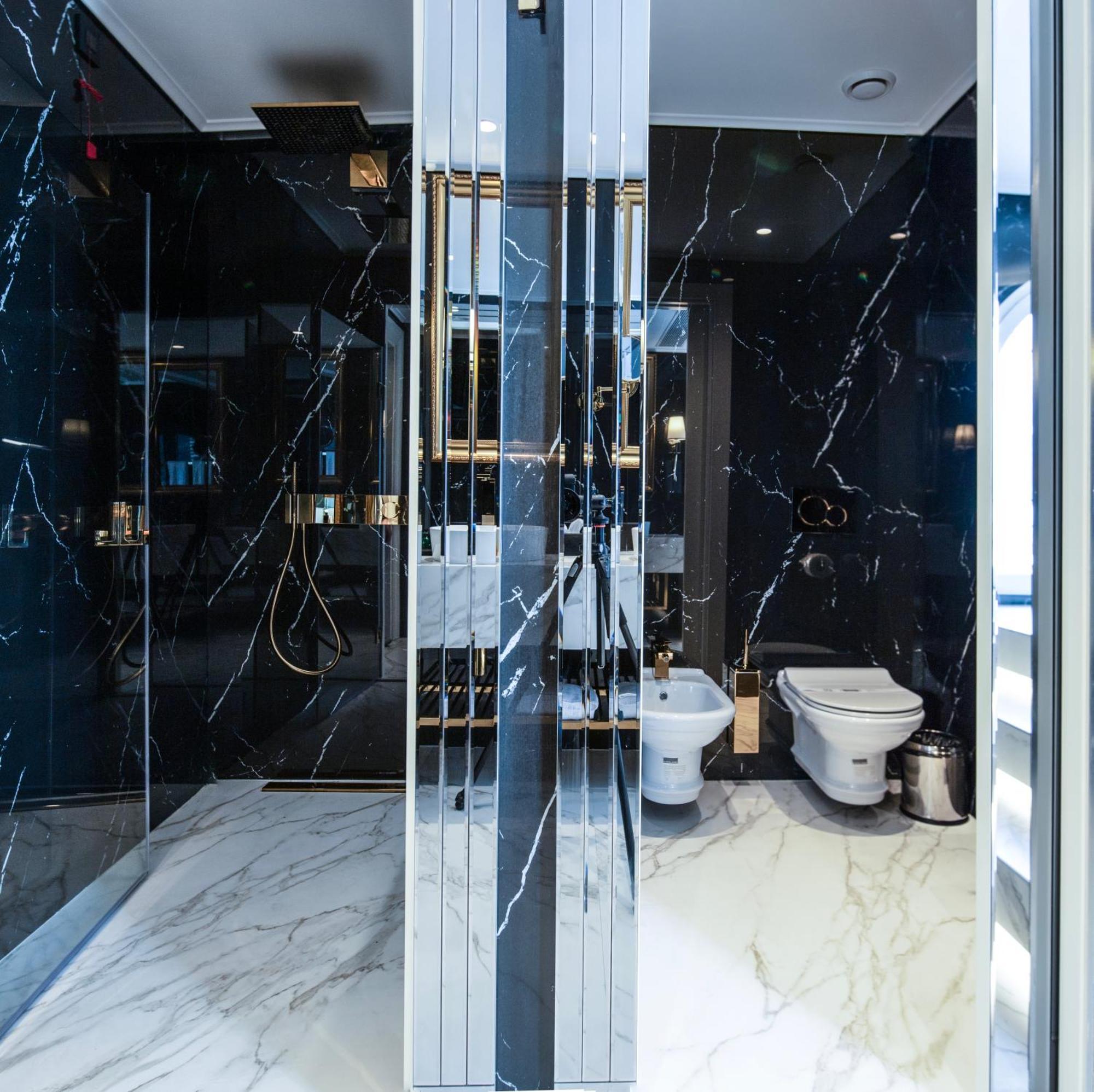 Xheko Imperial Luxury Hotel & Spa Tirana Exterior photo Bathroom
