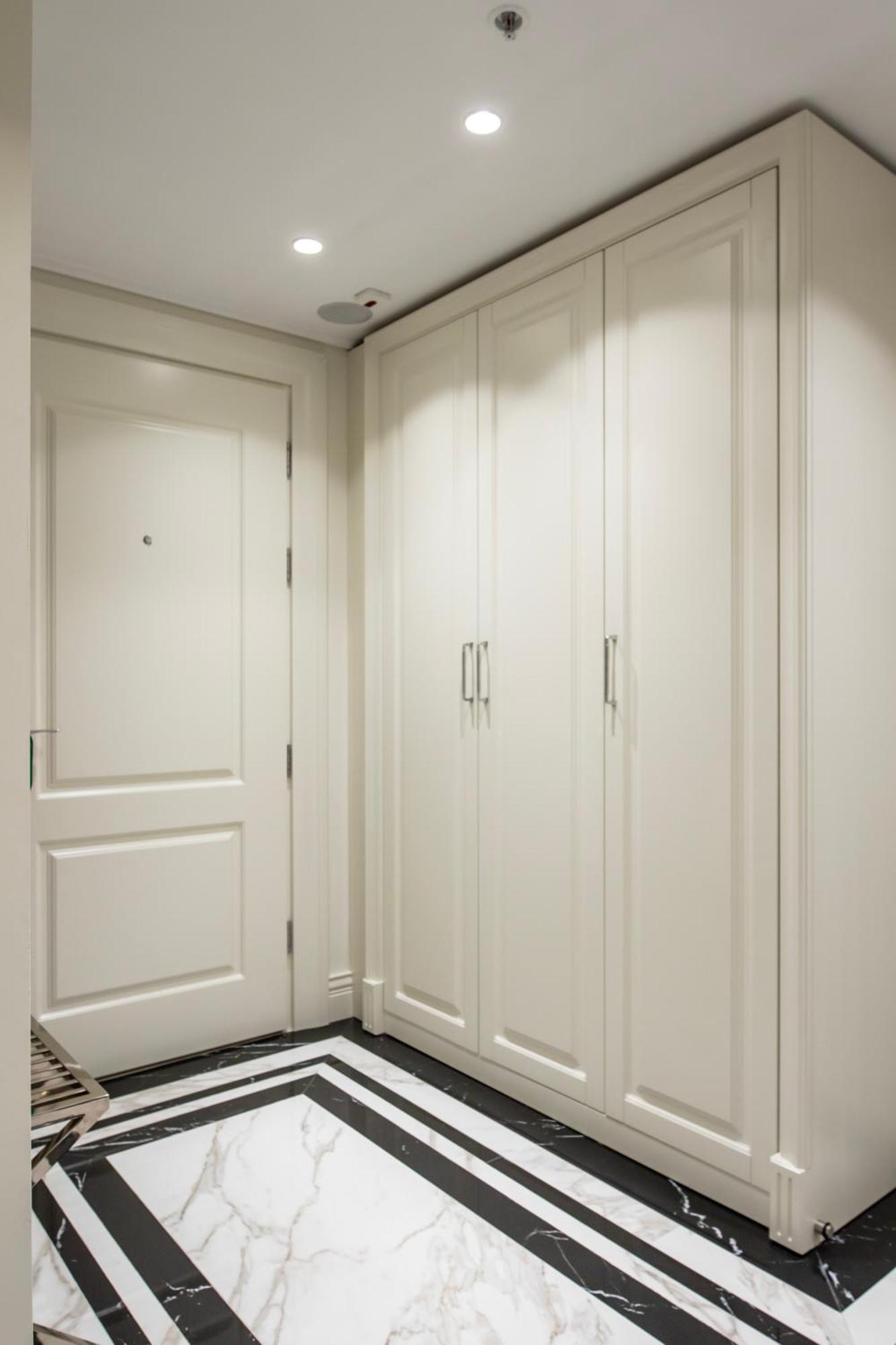 Xheko Imperial Luxury Hotel & Spa Tirana Exterior photo A wardrobe
