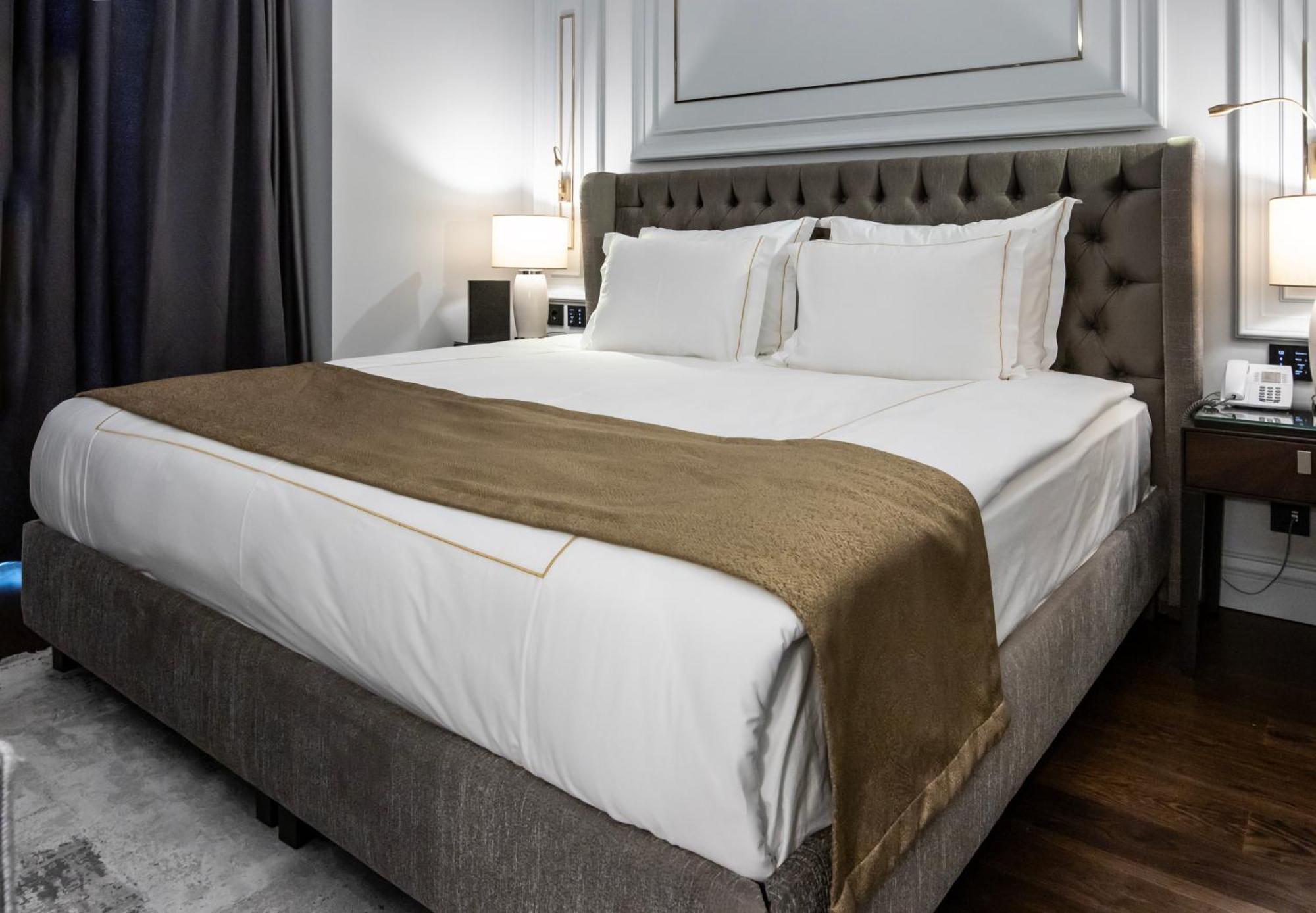 Xheko Imperial Luxury Hotel & Spa Tirana Exterior photo A bed runner