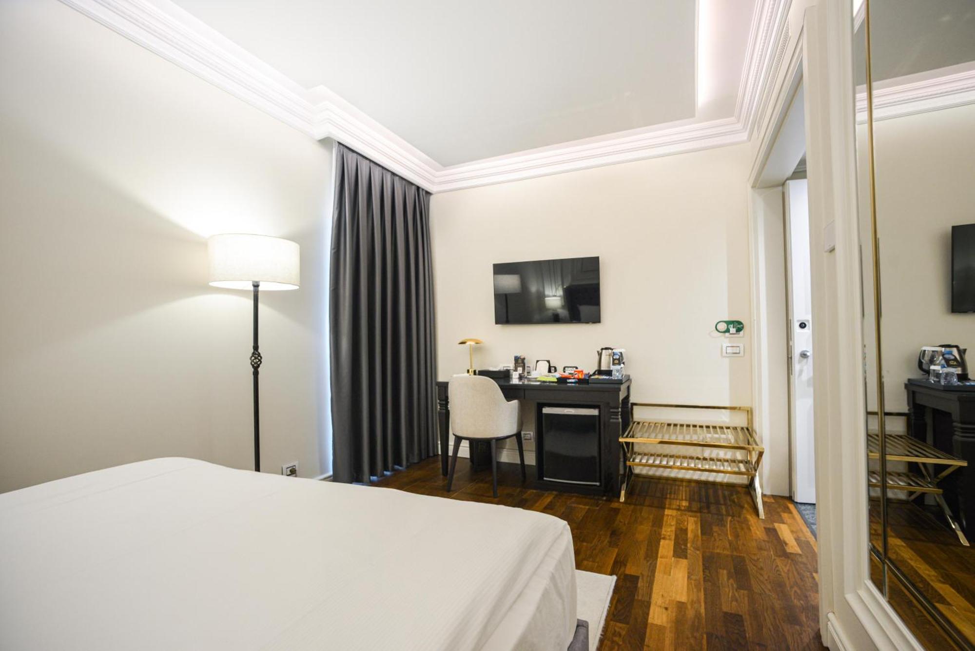 Xheko Imperial Luxury Hotel & Spa Tirana Exterior photo