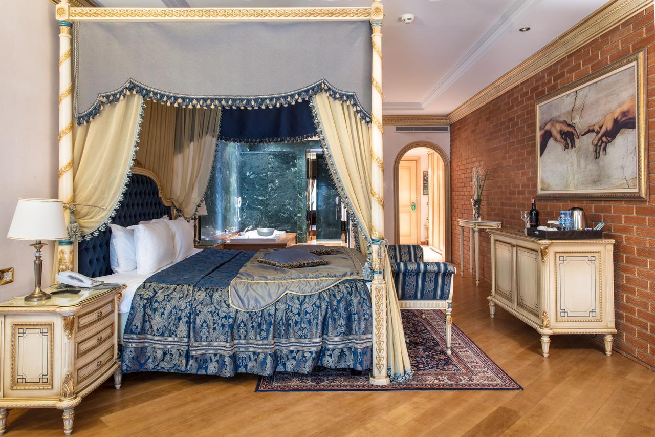 Xheko Imperial Luxury Hotel & Spa Tirana Exterior photo A bedroom at the Taj Mahal Palace